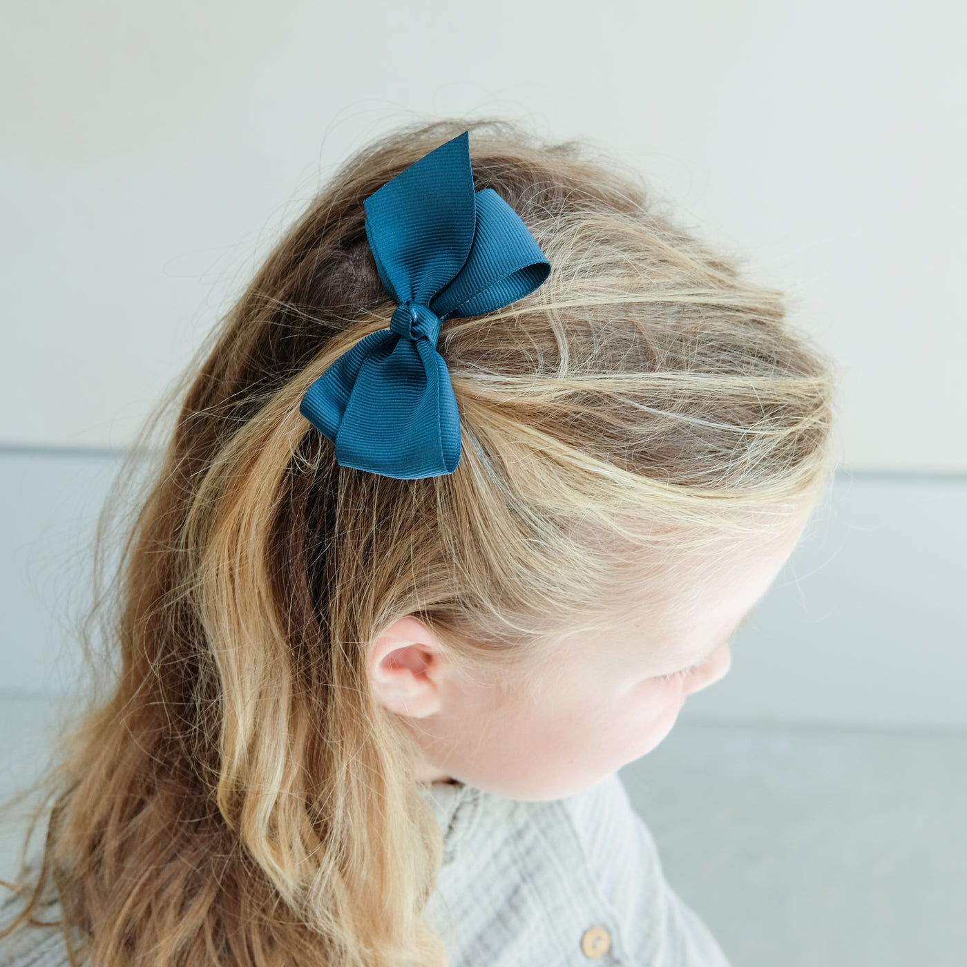 Chestnut maisie bows
