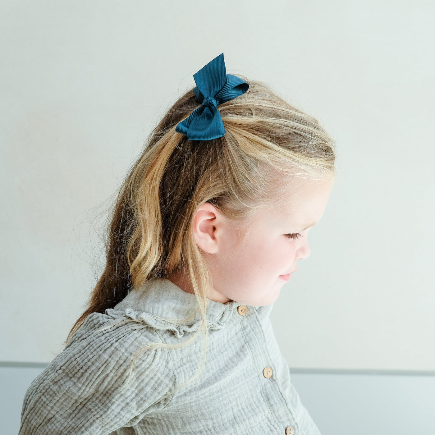 Chestnut maisie bows