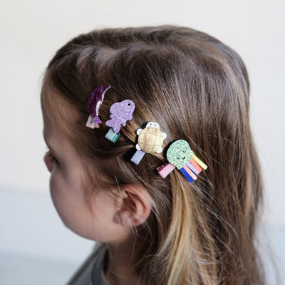 girl wearing sealife mini clips in hair