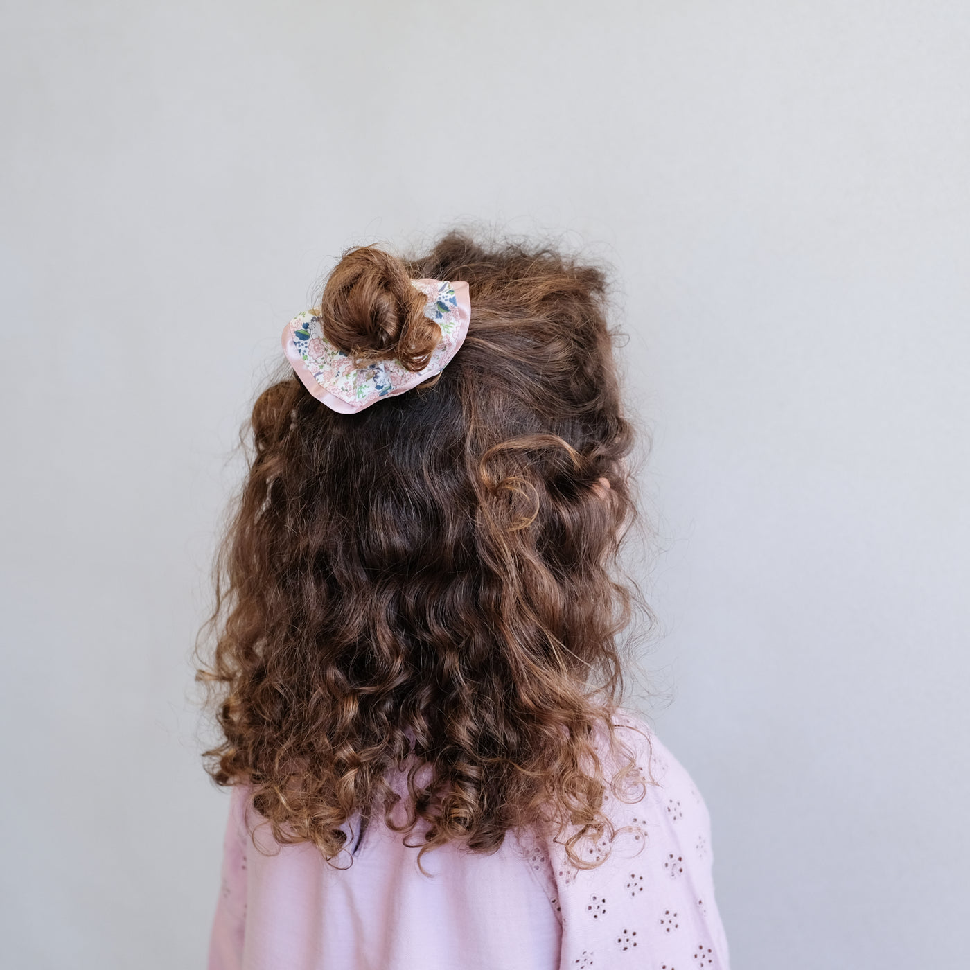 Satin edge scrunchie - peach