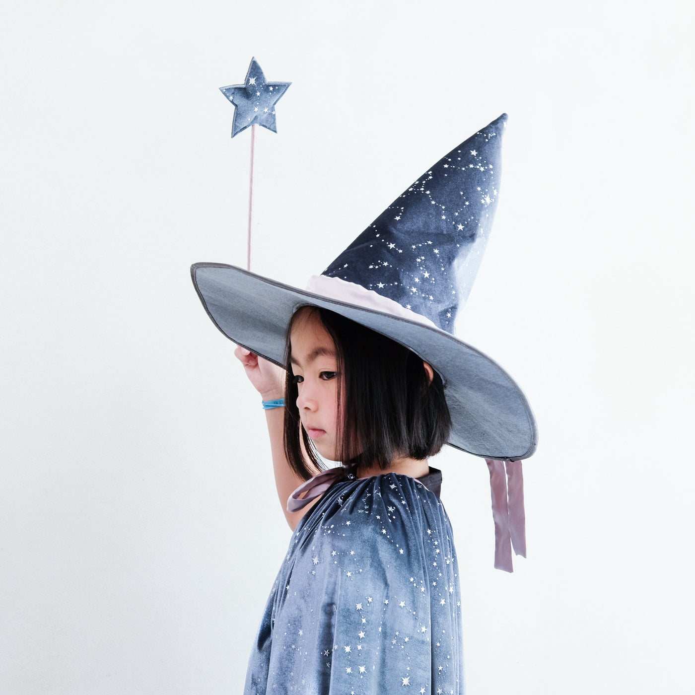 Beatrix bow witch hat