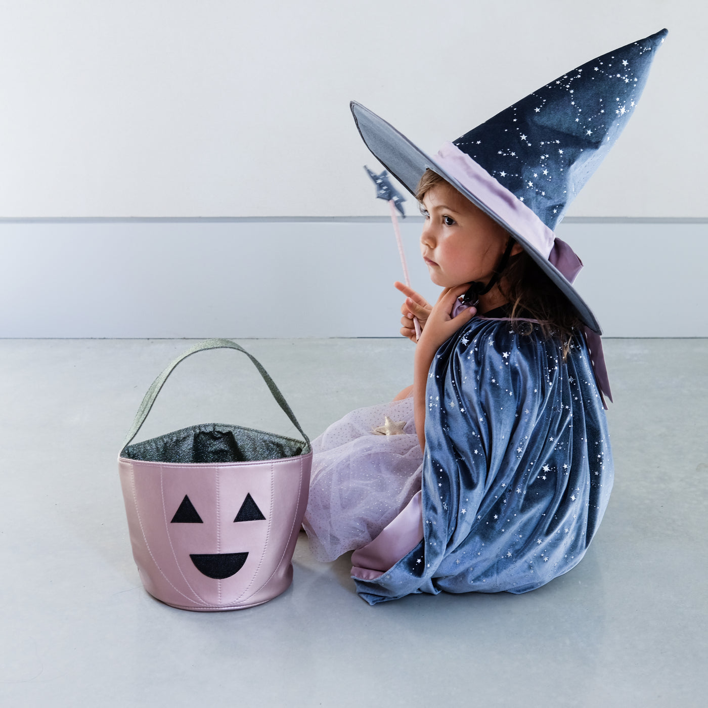 Beatrix bow witch cape