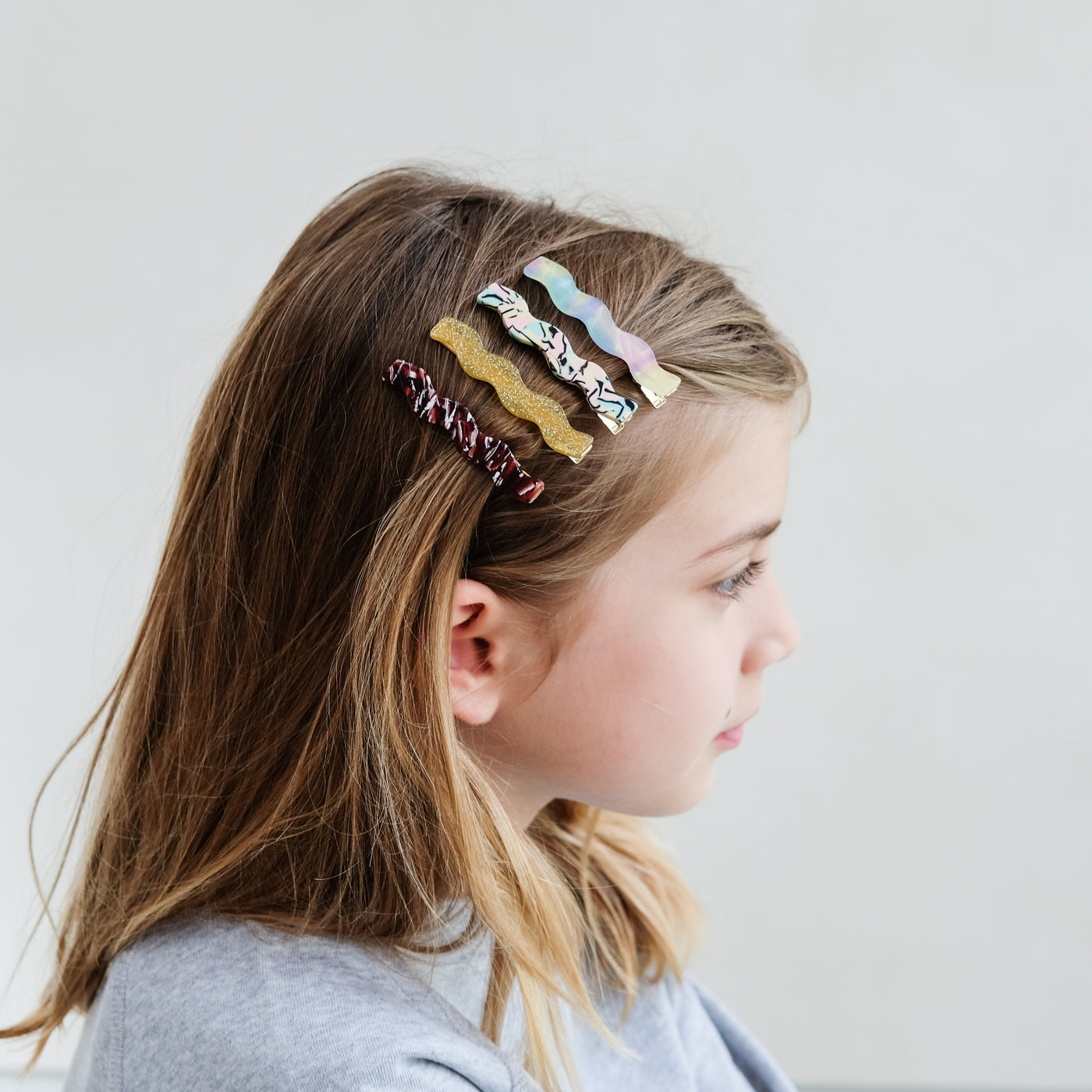Wavy acetate clips